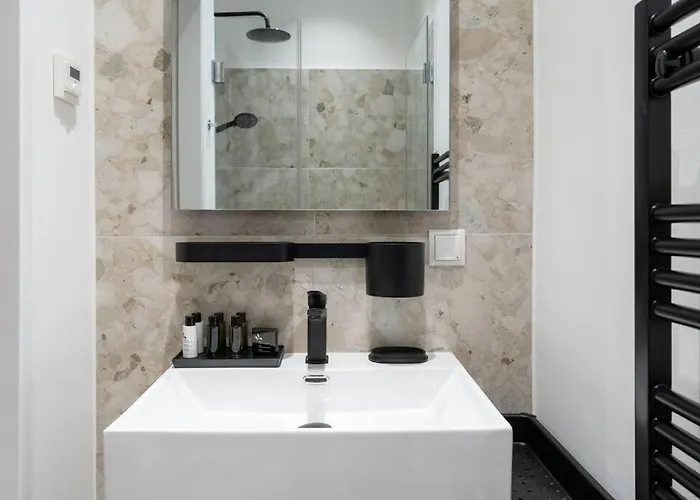 Pristine 1br Suite, Quick To By Hm Апартаменти